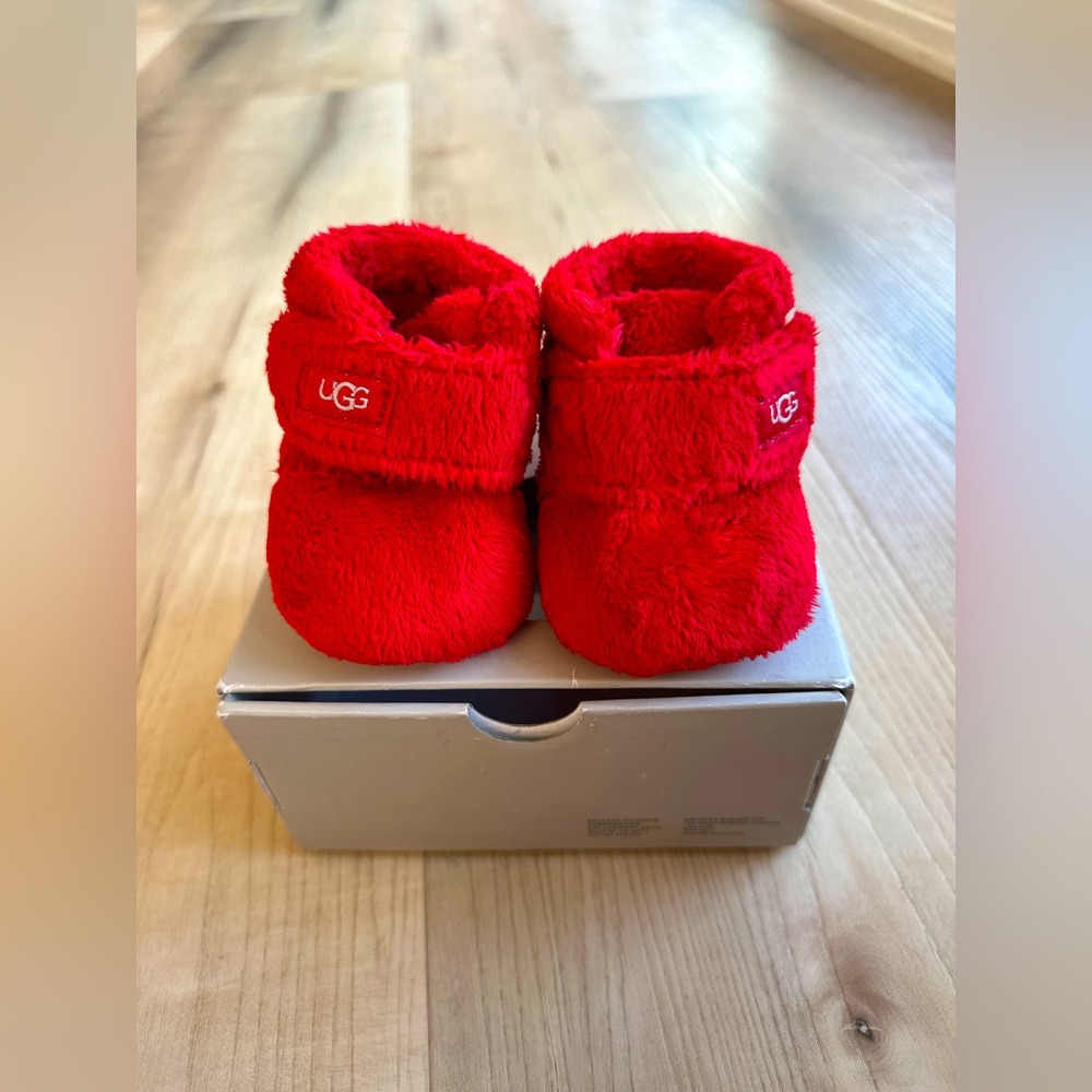 UGG red Bixbee booties size 0/1